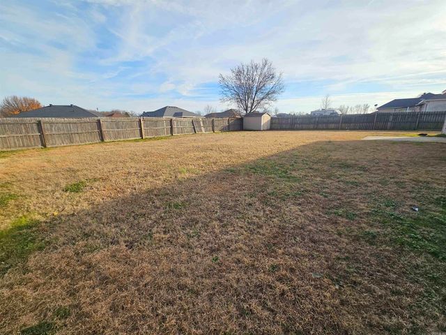 19 Chantileer Ln, Ward, AR 72176