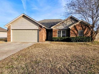 19 Chantileer Ln, Ward, AR 72176