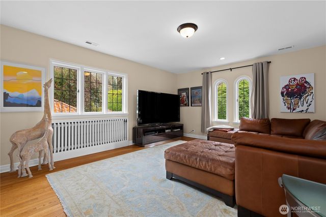 180 Lake Washington Boulevard E, Seattle, WA 98112