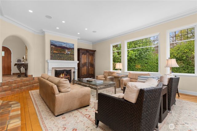 180 Lake Washington Boulevard E, Seattle, WA 98112