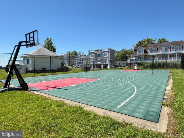 1527 LINCOLN RD, Shady Side, MD 20764