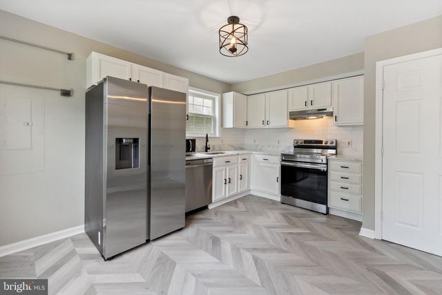 1527 LINCOLN RD, Shady Side, MD 20764