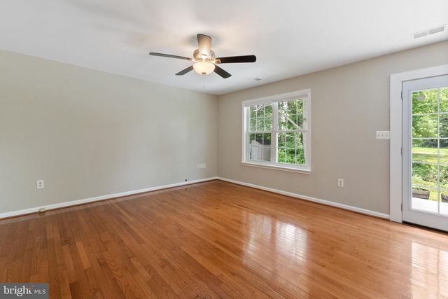 1527 LINCOLN RD, Shady Side, MD 20764