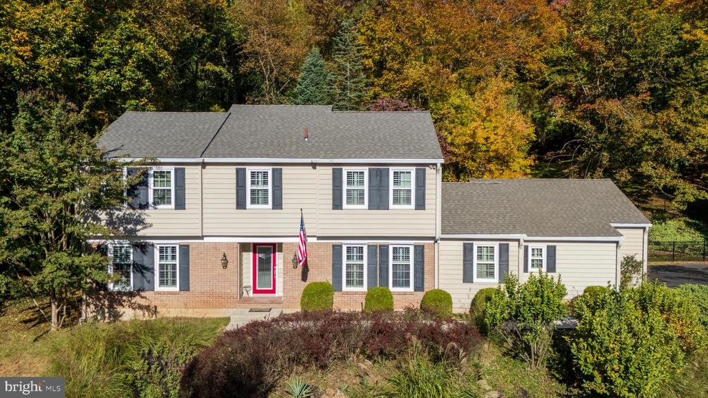 691 TWIN BRIDGE DR, Wayne, PA 19087