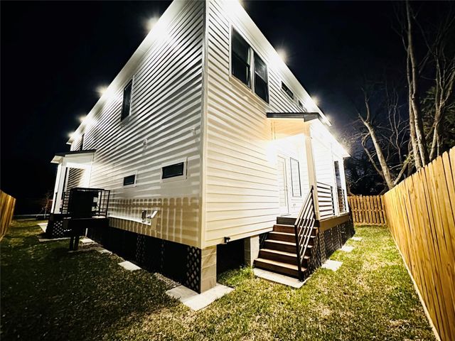 610 E 41st Street A, Houston, TX 77022