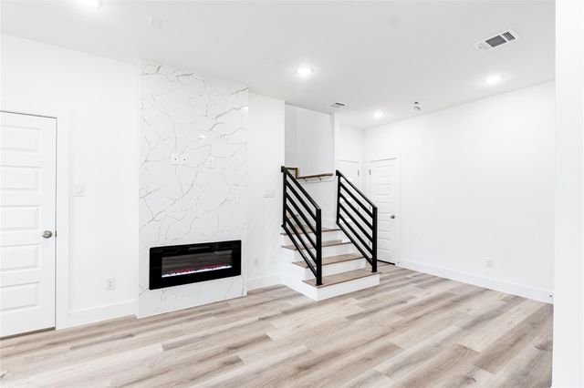 610 E 41st Street A, Houston, TX 77022