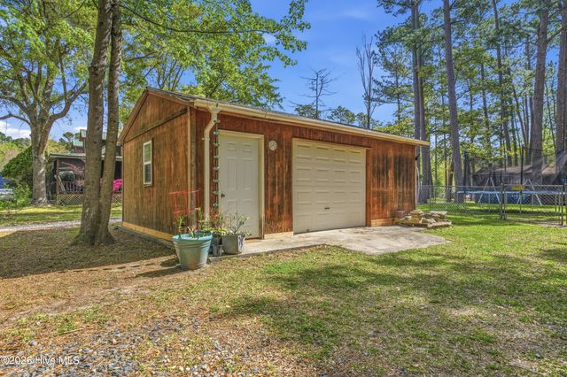 475 N Highway 172, Hubert, NC 28539