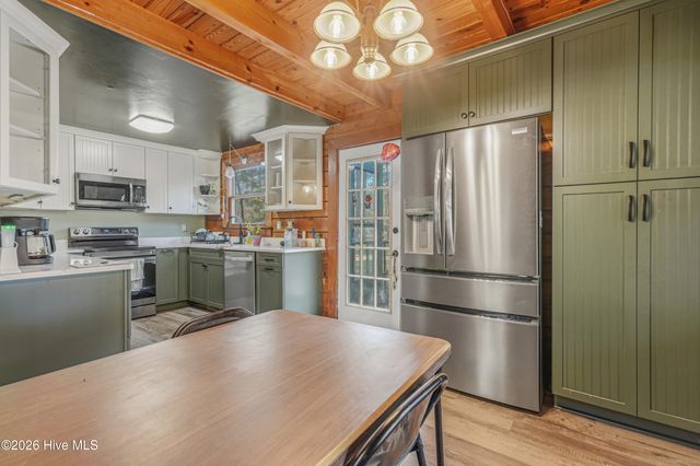 475 N Highway 172, Hubert, NC 28539