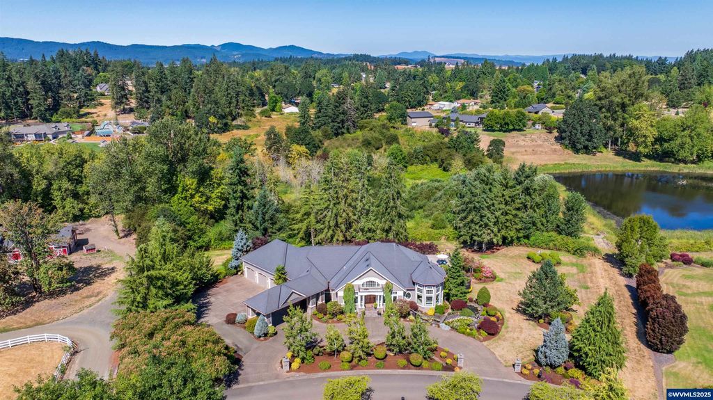4075 NW Camala Dr Dr, Albany, OR 97321