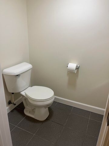 22741 Middlebelt Road, Farmington Hills, MI 48336