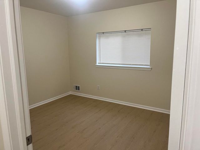 22741 Middlebelt Road, Farmington Hills, MI 48336