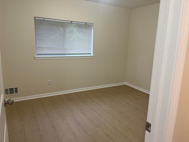 22741 Middlebelt Road, Farmington Hills, MI 48336