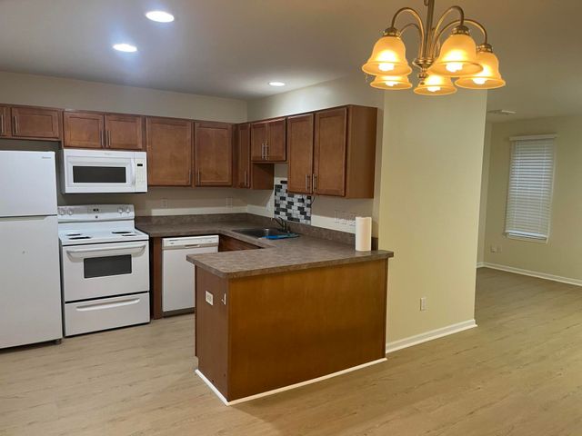 22741 Middlebelt Road, Farmington Hills, MI 48336
