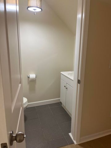 22741 Middlebelt Road, Farmington Hills, MI 48336