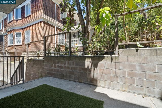 150 Pearl St 122, Oakland, CA 94611