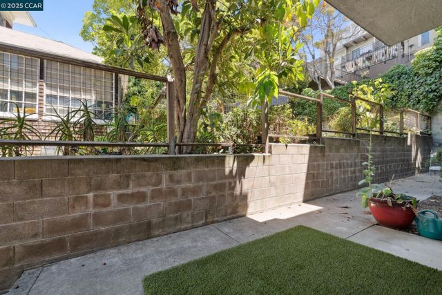 150 Pearl St 122, Oakland, CA 94611