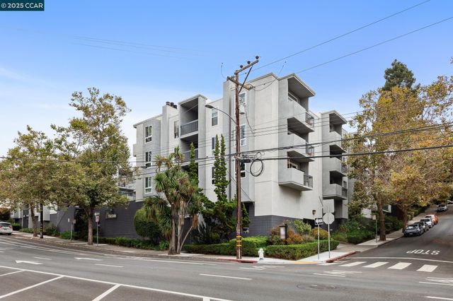 150 Pearl St 122, Oakland, CA 94611