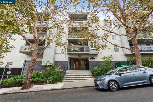 150 Pearl St 122, Oakland, CA 94611