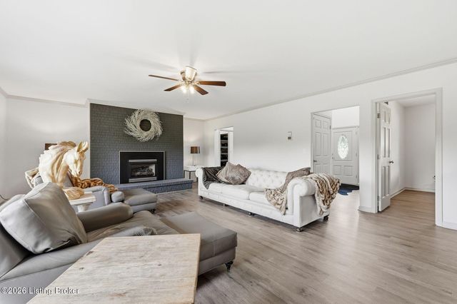 1701 Acorn Ln, La Grange, KY 40031