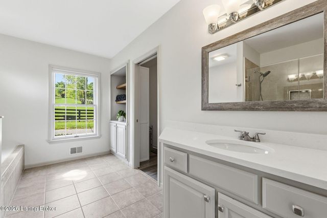 1701 Acorn Ln, La Grange, KY 40031