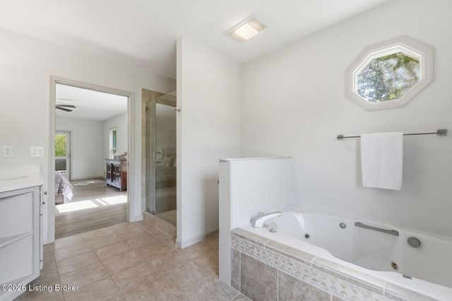 1701 Acorn Ln, La Grange, KY 40031