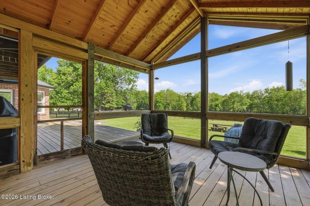 1701 Acorn Ln, La Grange, KY 40031