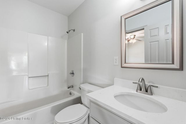 1701 Acorn Ln, La Grange, KY 40031