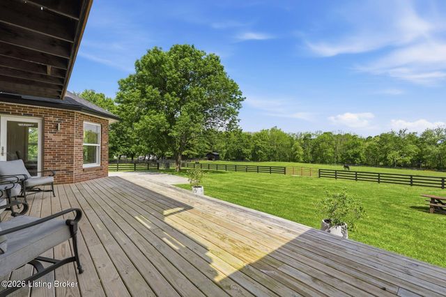 1701 Acorn Ln, La Grange, KY 40031