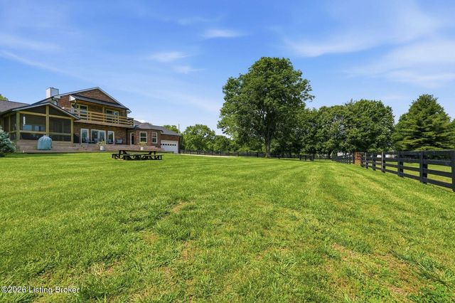 1701 Acorn Ln, La Grange, KY 40031