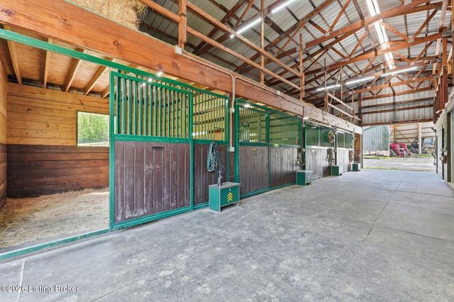 1701 Acorn Ln, La Grange, KY 40031