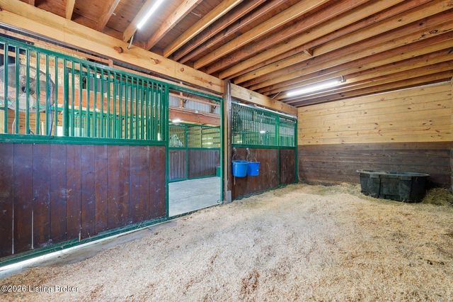 1701 Acorn Ln, La Grange, KY 40031