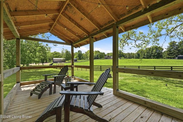1701 Acorn Ln, La Grange, KY 40031