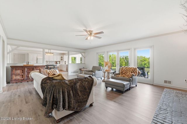 1701 Acorn Ln, La Grange, KY 40031