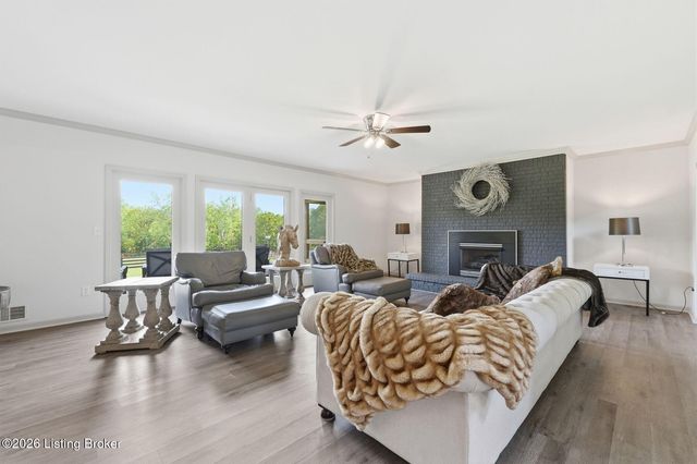 1701 Acorn Ln, La Grange, KY 40031