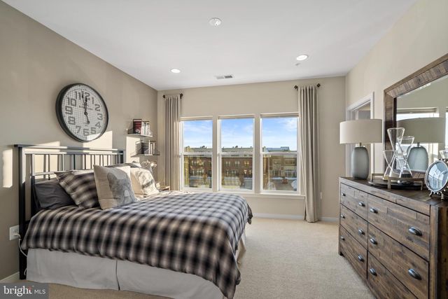 42389 WILLOW CREEK WAY, Brambleton, VA 20148