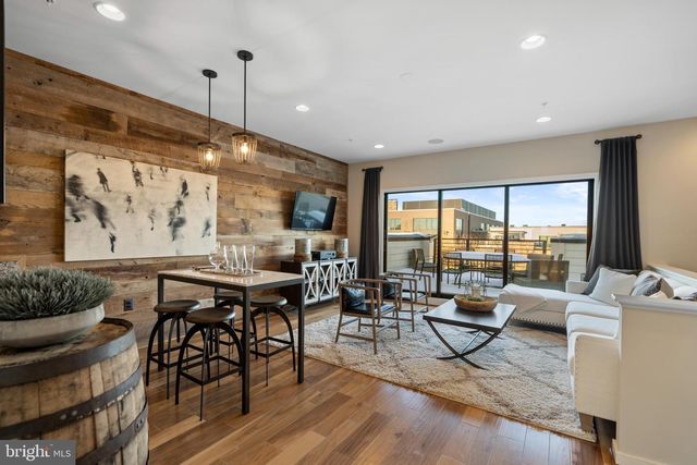 42389 WILLOW CREEK WAY, Brambleton, VA 20148