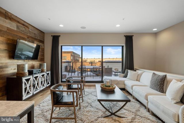 42389 WILLOW CREEK WAY, Brambleton, VA 20148