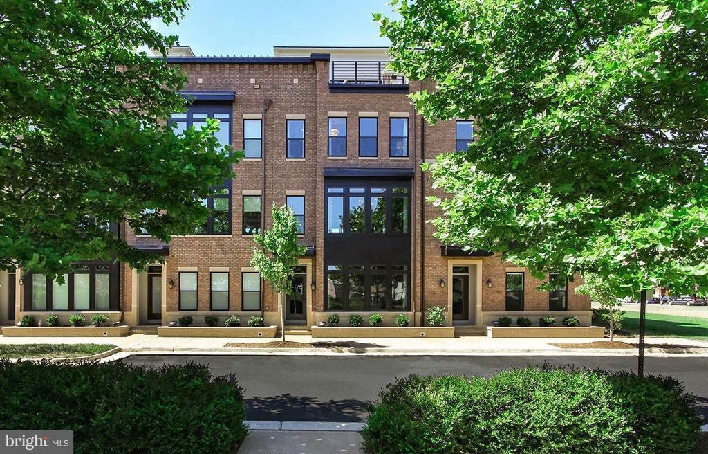 42389 WILLOW CREEK WAY, Brambleton, VA 20148