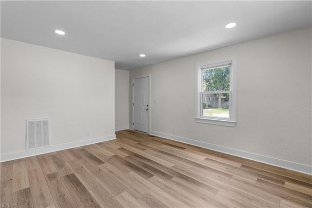 9222 Phillip AVE, Norfolk, VA 23503