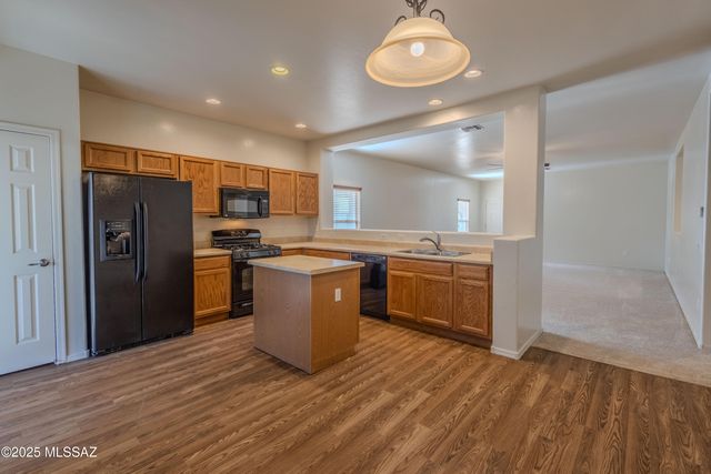 785 W Calle Valenciana, Sahuarita, AZ 85629