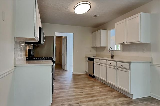 4206 Shoreside Circle, Snellville, GA 30039