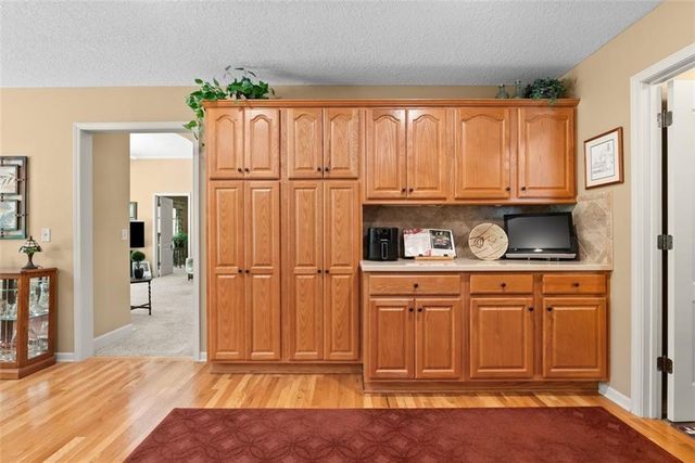 3355 S Wood Avenue, Independence, MO 64057