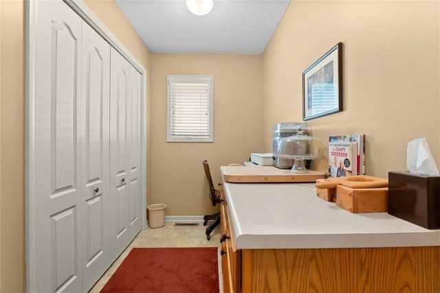 3355 S Wood Avenue, Independence, MO 64057