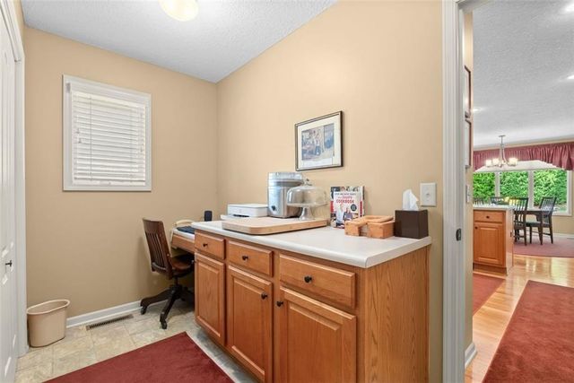 3355 S Wood Avenue, Independence, MO 64057
