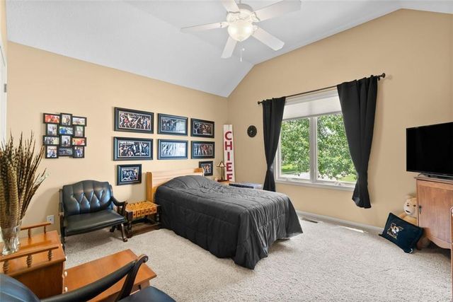 3355 S Wood Avenue, Independence, MO 64057