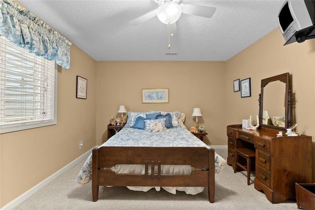 3355 S Wood Avenue, Independence, MO 64057