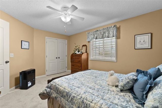 3355 S Wood Avenue, Independence, MO 64057