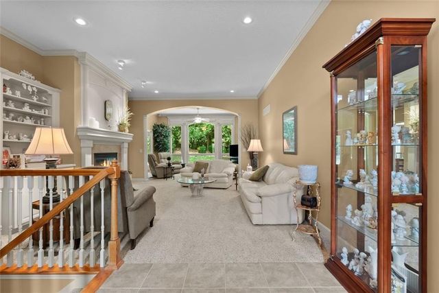 3355 S Wood Avenue, Independence, MO 64057