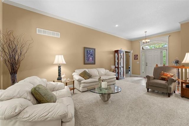 3355 S Wood Avenue, Independence, MO 64057