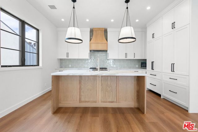930 Lincoln Boulevard B, Santa Monica, CA 90403